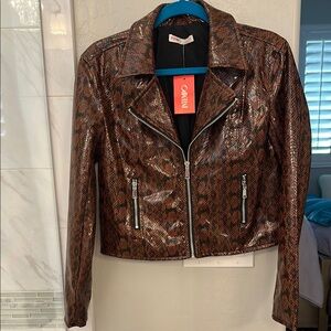 Black Faux Leather Jacket with Fitted Silhouette and Lapel Collar